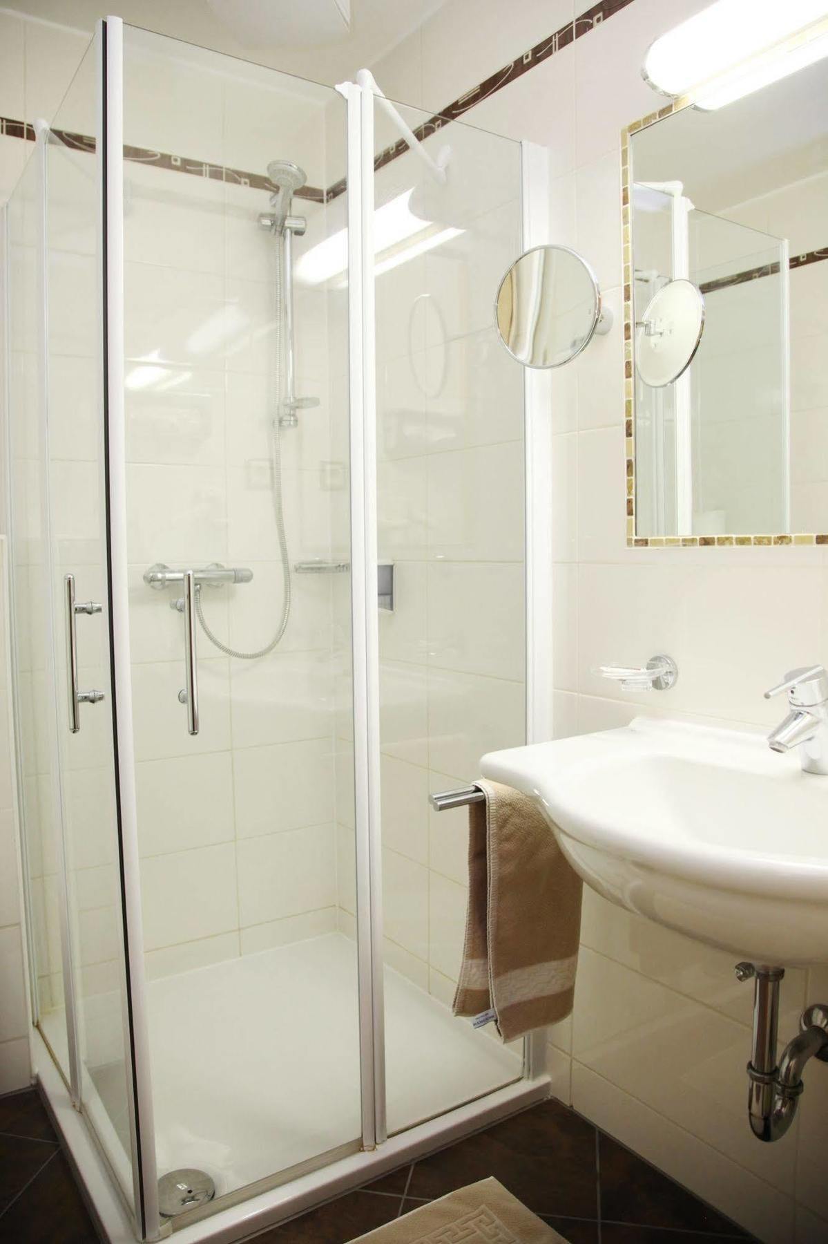 Tinschert Hotel-restaurant-partyservice Hotel 4*